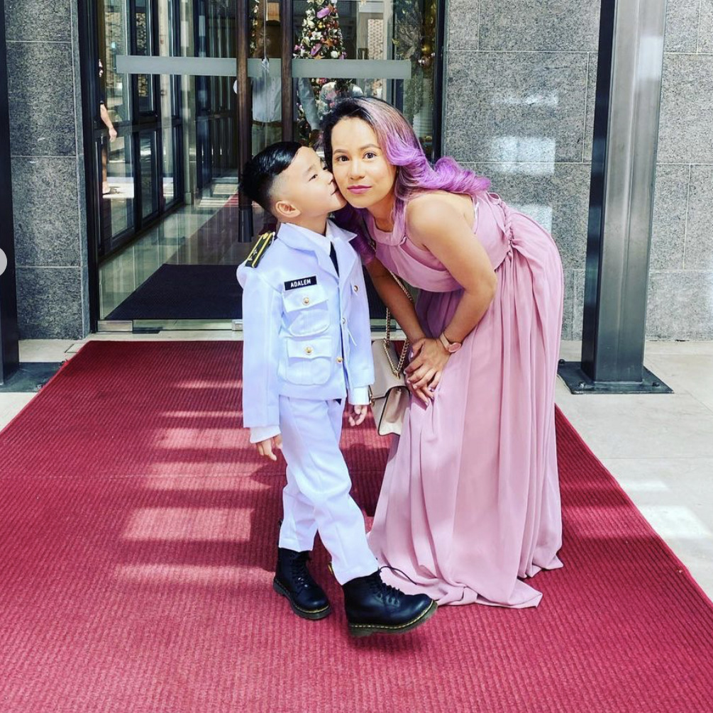 Passionate and Hardworking individual looking to create a meaningful difference in the lives of your child. Mom of a 10y.o.